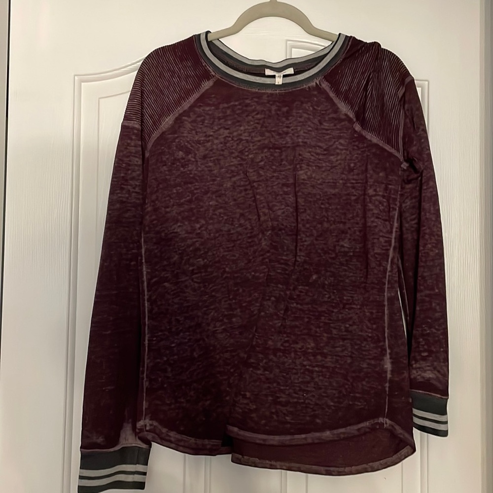 Maurices size large crew neck sweatshirt